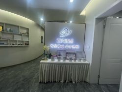 -苗方清颜专业祛痘·皮肤管理
