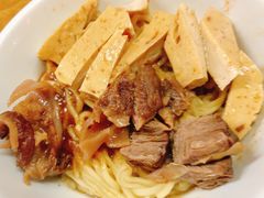 -松树干拌面店