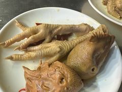 -梁老三麻辣鸡头总店