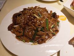 干炒牛肉河粉-龙记烧腊茶餐厅(常德路店)
