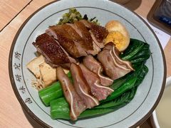 狮头鹅肉拼猪耳饭-狮头牌卤味研究所·卤味饭(花城汇南区店)