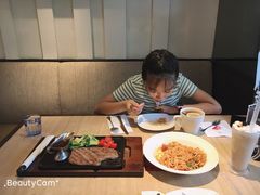 -必胜客(WOW中心城店)