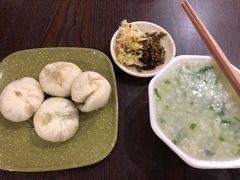 -舒小笼松针小笼包