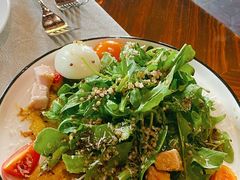 三色藜麦鸡肉溏心蛋健康沙拉-YUE·6·西式融合餐厅(外滩六号店)
