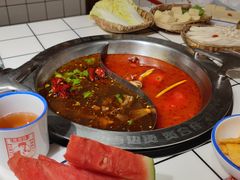 卤味牛杂鸳鸯锅-喜悦小串丹东小黄牛海鲜烧烤大排档(民主广场店)