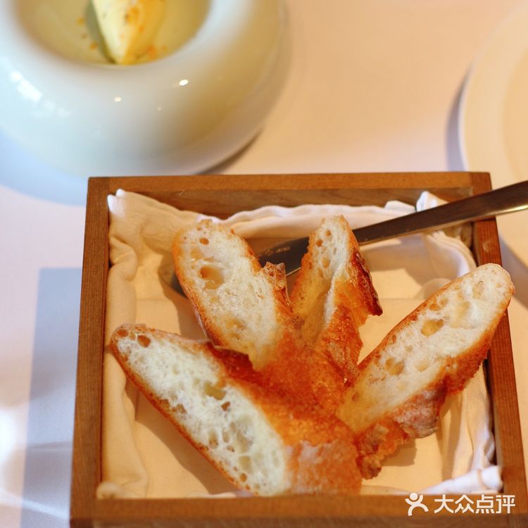 ✔️氛围感满满的浪漫私房法餐｜红色牛油果🥑