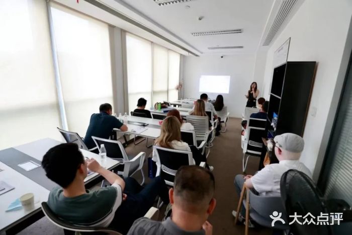菠萝国际教育专注Alevel·IGCSE·IB·AP·托福雅思培训辅导(静安校区)图片