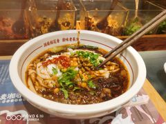 -呷佬·长沙手工米粉(金沙江路店)