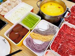 -杨老板·海鲜集市火锅·鲜切牛肉(中防万宝店)