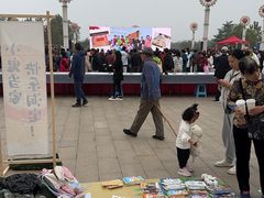 -滨河世纪广场公园