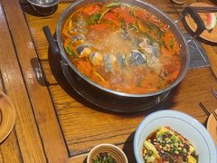 -亮欢寨酸汤鱼(沙冲路店)
