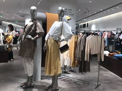 -URBAN REVIVO(高德置地广场·春广场店)