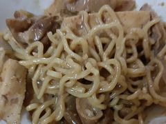 -松树干拌面店