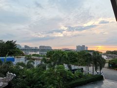 -皇马海口湾海景酒店(万绿园秀英港店)