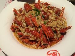-肥肥虾庄·金牌油焖大虾(汉街SKP店)