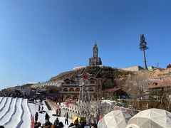 -采薇庄园四季滑雪场