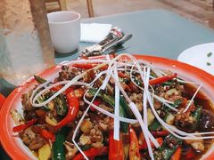 -郭婆婆疯子鸡·土货江湖菜馆
