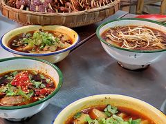 -咏勝锑锅麻辣烫(净居寺路总店)