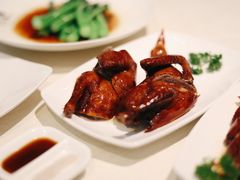 脆皮烧乳鸽-御宝轩(益丰·外滩源店)