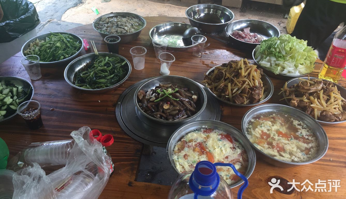 今年这个母亲节，约了几家好朋友小伙伴一起来