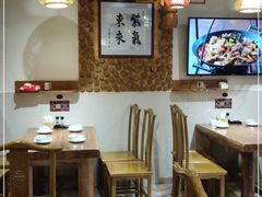 大堂-东来菜馆•手抓海鲜家常菜•海鲜锅贴(鸽子窝店)