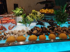 -广州万富希尔顿酒店·感趣自助餐厅·金秋蟹宴生蚝海鲜刺身