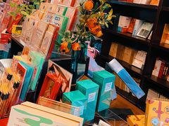 -钟书阁(松江泰晤士小镇店)