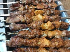 烤羊肉串-清真吴记门钉肉饼·喜多利