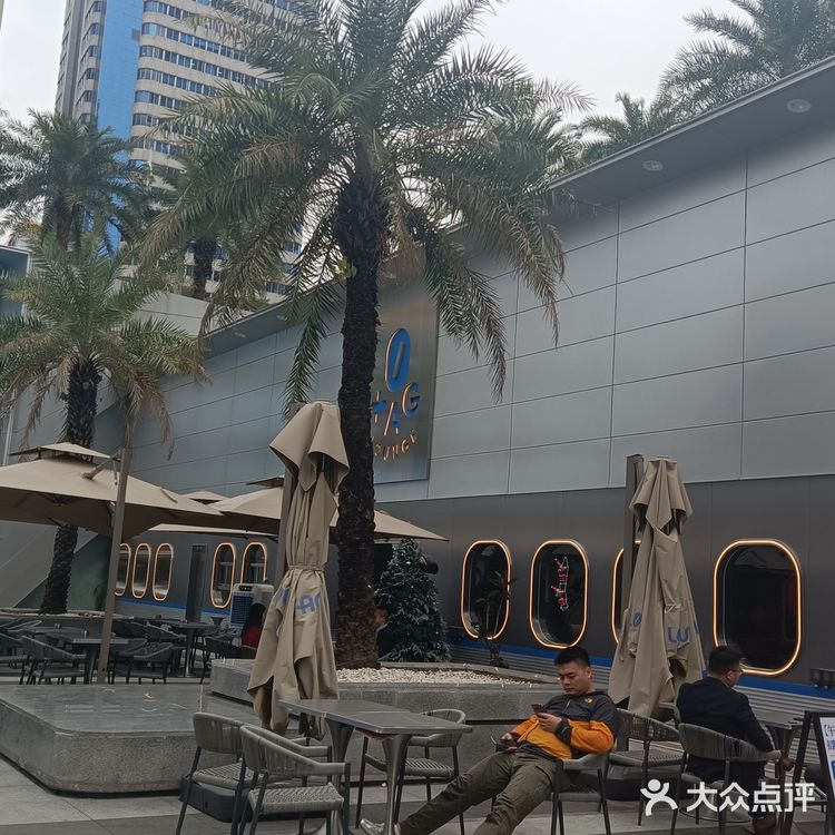 店面在花城汇北区，APM黄埔大道A出口