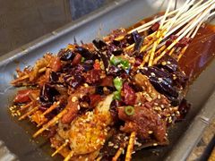 -沪小二炭火蛙锅(淮海中路美食不夜城店)