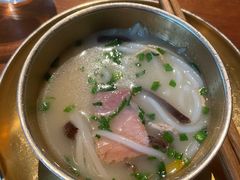 过桥米线-SHAN山(前滩太古里店)