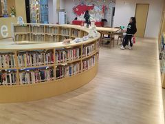 -漕河泾街道图书馆(漕河泾社区文化活动中心店)