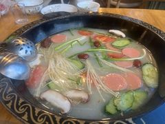 -小志家.鲜牦牛肉牛杂火锅野生菌汤锅