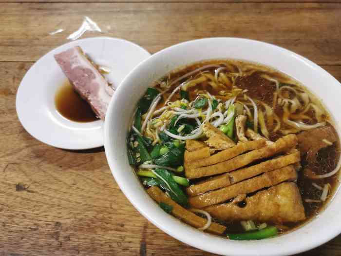 李嫂锅盖面(西津渡店)-"出了镇江站,看见了好多家锅盖面,想着应该.