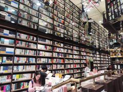 -钟书阁(群光广场店)