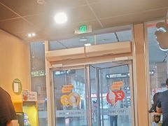 -麦当劳(轻轨曹杨路店)