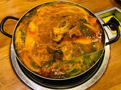 土豆排骨火锅-喇喇排骨火锅·传统韩式脊骨汤(望京西园总店)