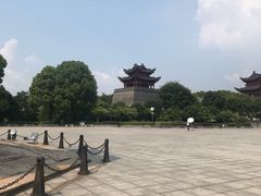 -巴陵广场
