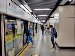 -陆家浜路(地铁站)