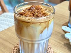 -逗号咖啡(信义荔山公馆店)