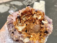 杂粮饭包卤蛋肉松老油条-芳婆糕团店(王府大街店)