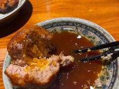 咸蛋黄狮子头-老外婆本帮面(塔城路店)