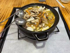 -菌之家·专业纯野生菌火锅·特色炒菌