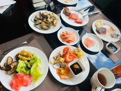 -大中华希尔顿酒店-念自助餐·嗨啤·小龙虾