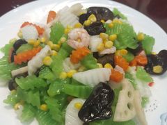 -红岩美食坊(伊春市伊春区)