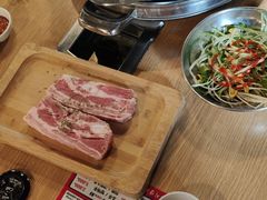 -江南猪肉商会无限续吃(弘大店)