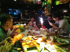 -胡桃里音乐餐厅(陶溪川店)(川湘赣菜·世界百大酒庄直供红酒·音乐表演)