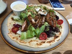 照烧鸡肉配牛油果拉法沙拉-HELLO 27 意面·沙拉·帕尼尼