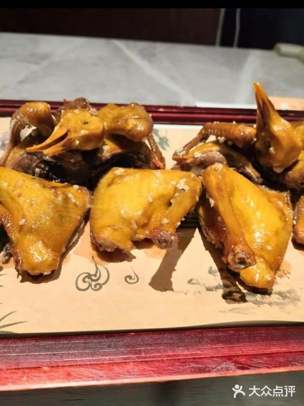 🔥炳爷啫啫煲杀疯了！每道菜都藏着粤式浪漫