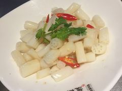 -龙巢盱眙龙虾·牛蛙·烧烤宵夜(八卦岭店)